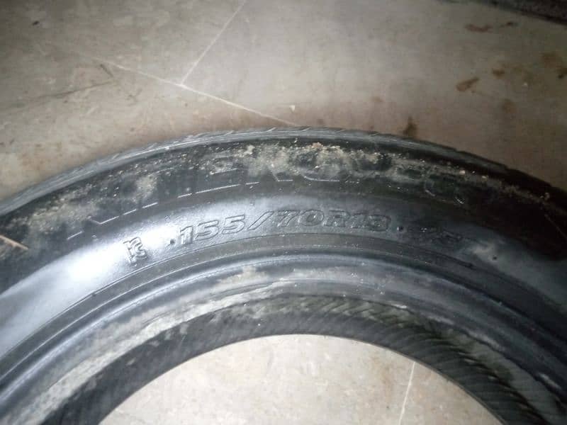 R 13 155/70 tubeless tyre ha achi condition me ha 4