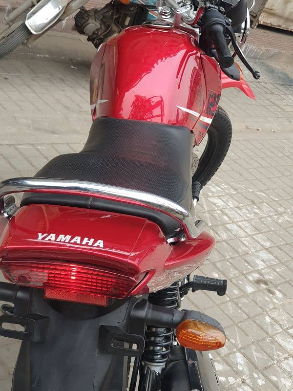 Yamaha YBR 125 G 9