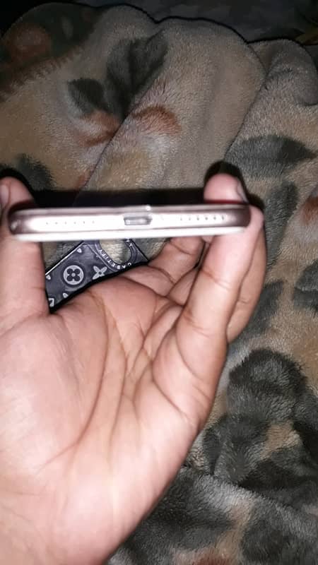 IPHONE 8 64gb NON PTA 5