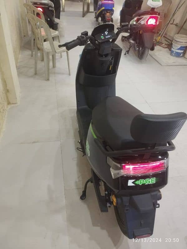 Electric scooter road king with exchange offer 5