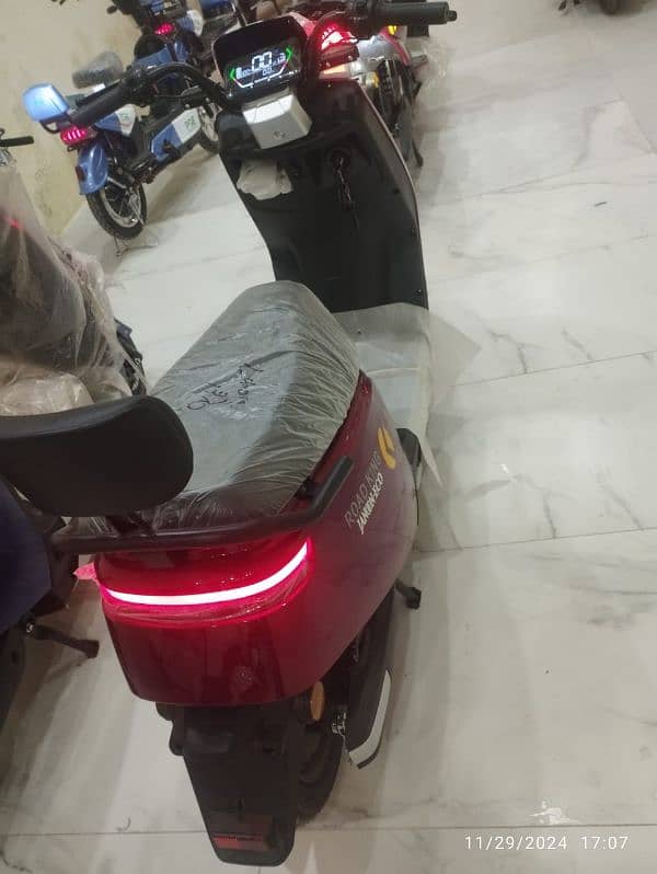 Electric scooter road king with exchange offer 10