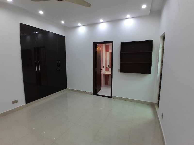 10 Marla House For Sale In DHA Phase-5 Block-L 28