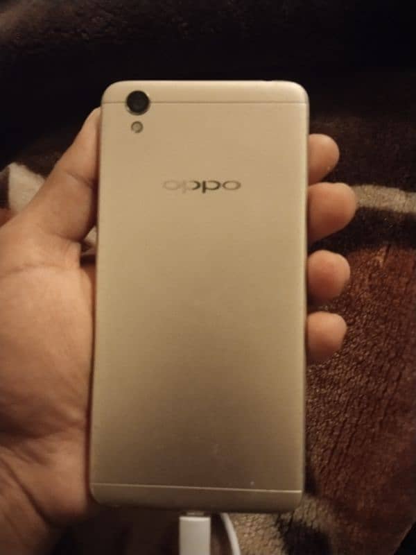 Oppo A37 1