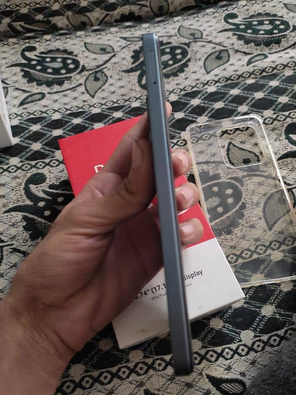 redmi 13c 6/128 with box charger 10 by 10 5