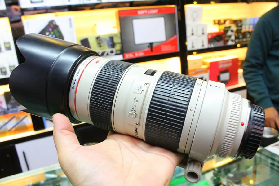 Canon 70-200mm F2.8 NON-IS Lens 1