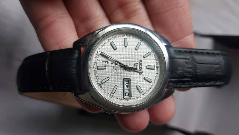 Orignal Japnese Seiko 5 automatic and TOMI Watch 2