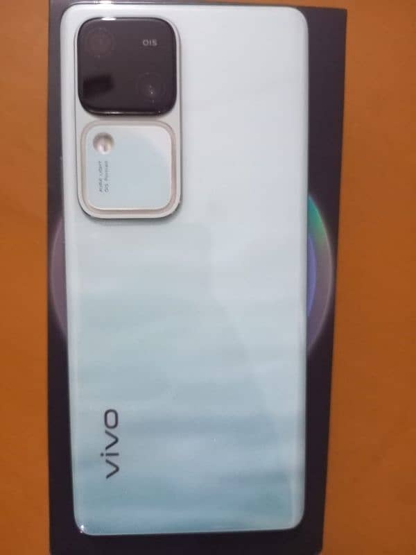 vivo v30 3