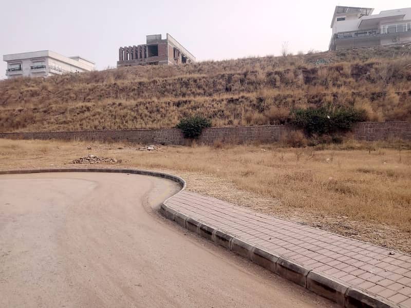 10 Marla plot for sale Bahria phase 8 Rawalpindi 2