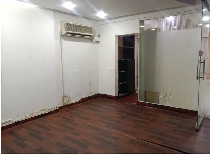 Sami Furnished Area 1200 Square Feet Office Available For Rent in Main Boulevard Road Gulberg 3 Lahore 4