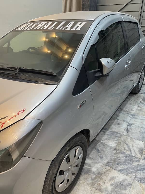 Toyota Vitz 2017 4