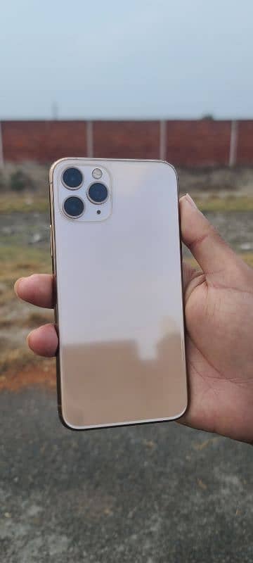 IPHONE 11 PRO 8