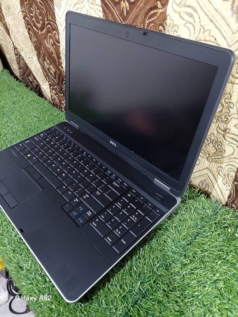 Dell latitude E6540 7