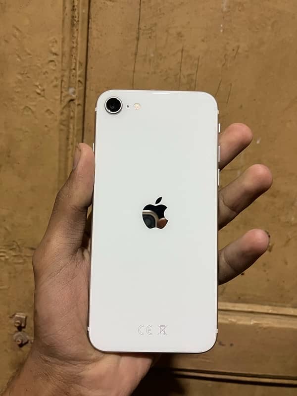 iPhone se 2nd gen (2020) 0