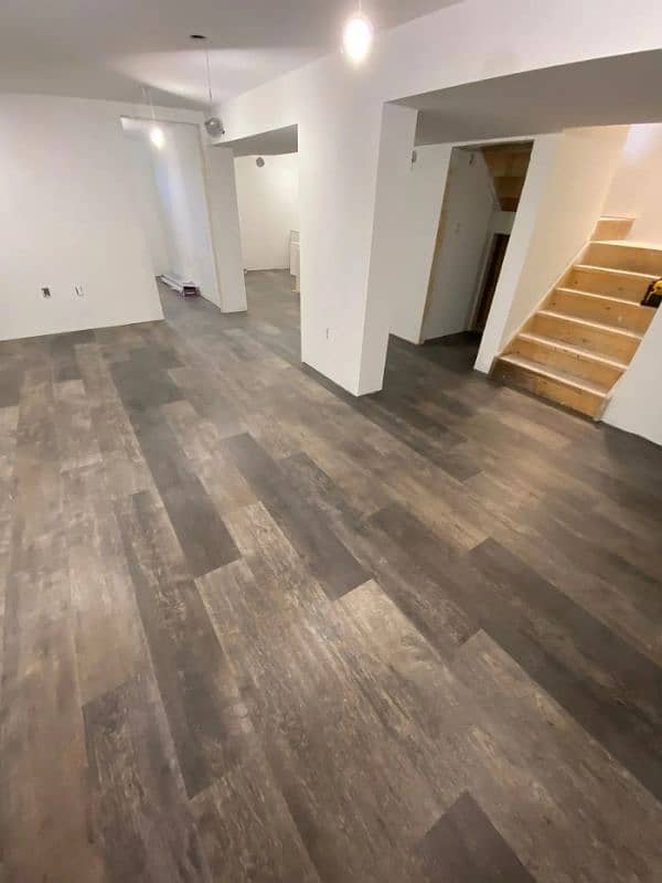 Vinyl Flooring/Wooden Flooring. 4