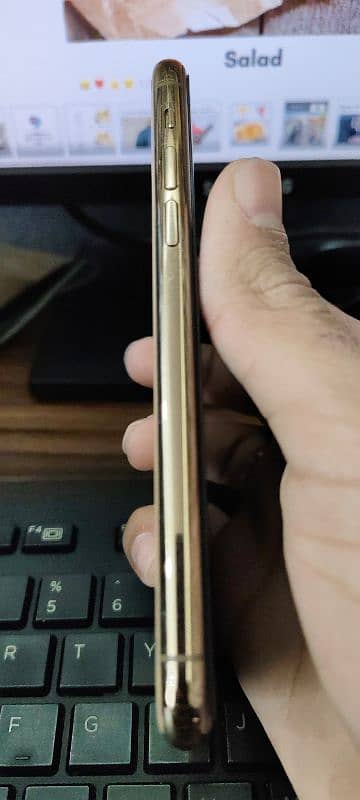 I phone 11Pro Gold Dual PTA Approved 1