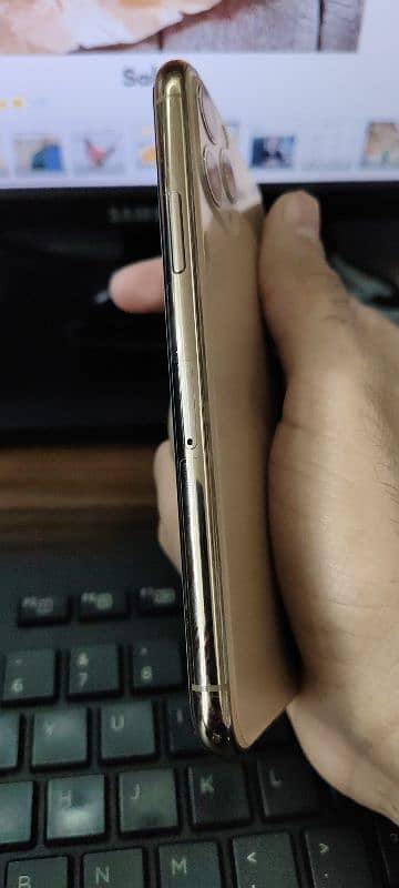 I phone 11Pro Gold Dual PTA Approved 2