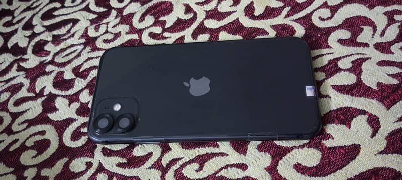 urgent I want to sale iphone 11 64 gb Non PTA waterpack All ok 0