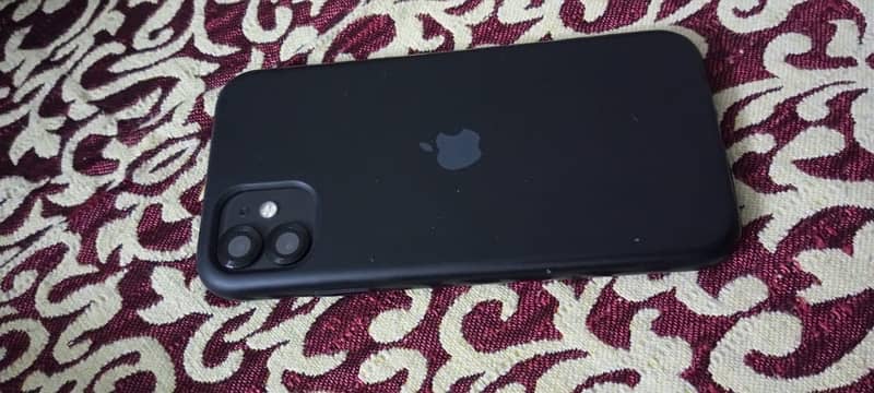 urgent I want to sale iphone 11 64 gb Non PTA waterpack All ok 5