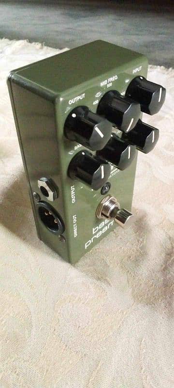 MXR bass preamp. with addoptor. condetion 9.10 5