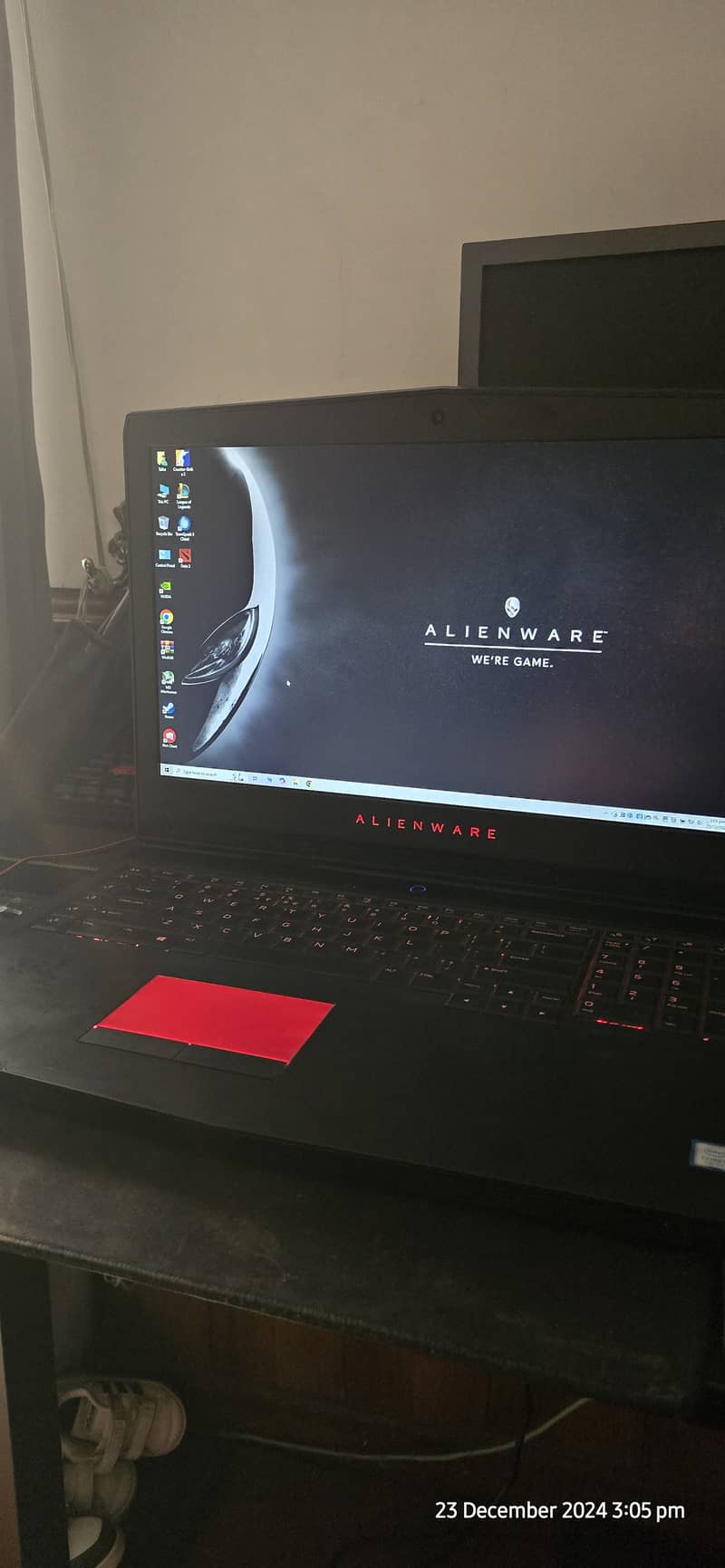 Dell Alienware 17 R4 - 7th Gen i7  Gtx 1070 8gb - 256 gb Nvme 5