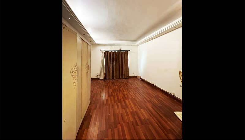 Clifton Block 5, 1800 Square Feet, 3 Bed Apartment for Sale. 8