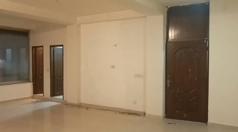 4 Marla 3rd Floor Office With Elevator For Rent In DHA Phase 6 Main Boulevard, Lahore. 2