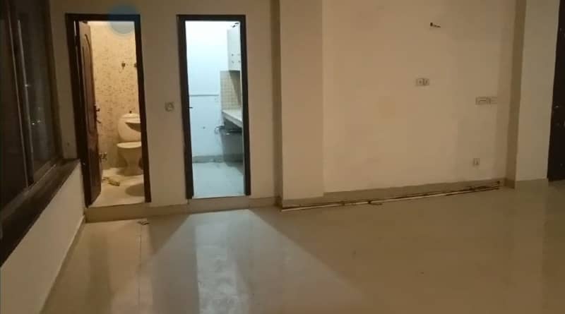 4 Marla 3rd Floor Office With Elevator For Rent In DHA Phase 6 Main Boulevard, Lahore. 4