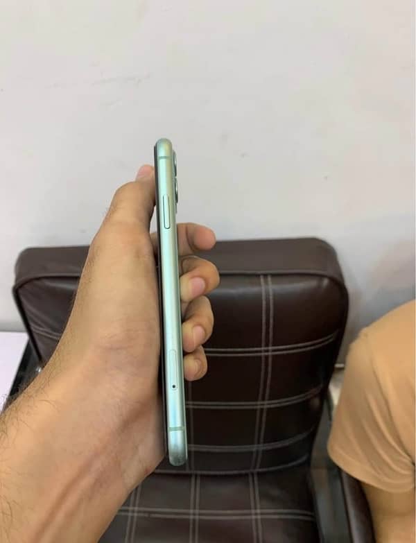 iphone 11 PTA Proved 128gb 4