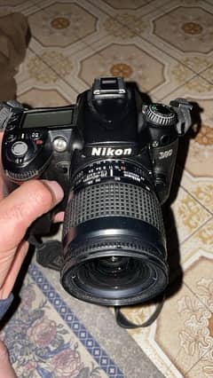 NIKON D90