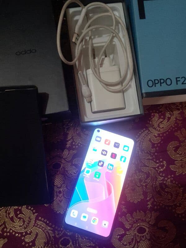 Oppo F21pro 8GB 128GB with box charger 3