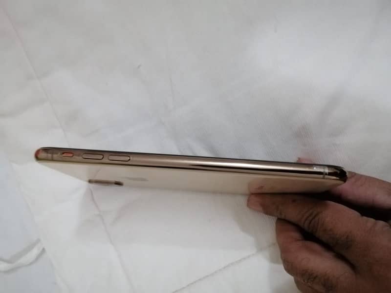 iphone xs max 256gb pta 5