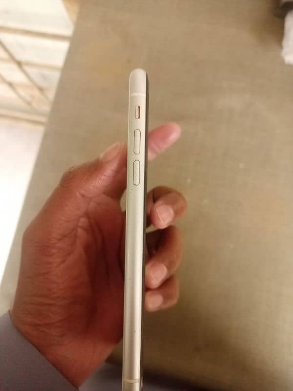 IPhone XR ((Non PTA)) 1