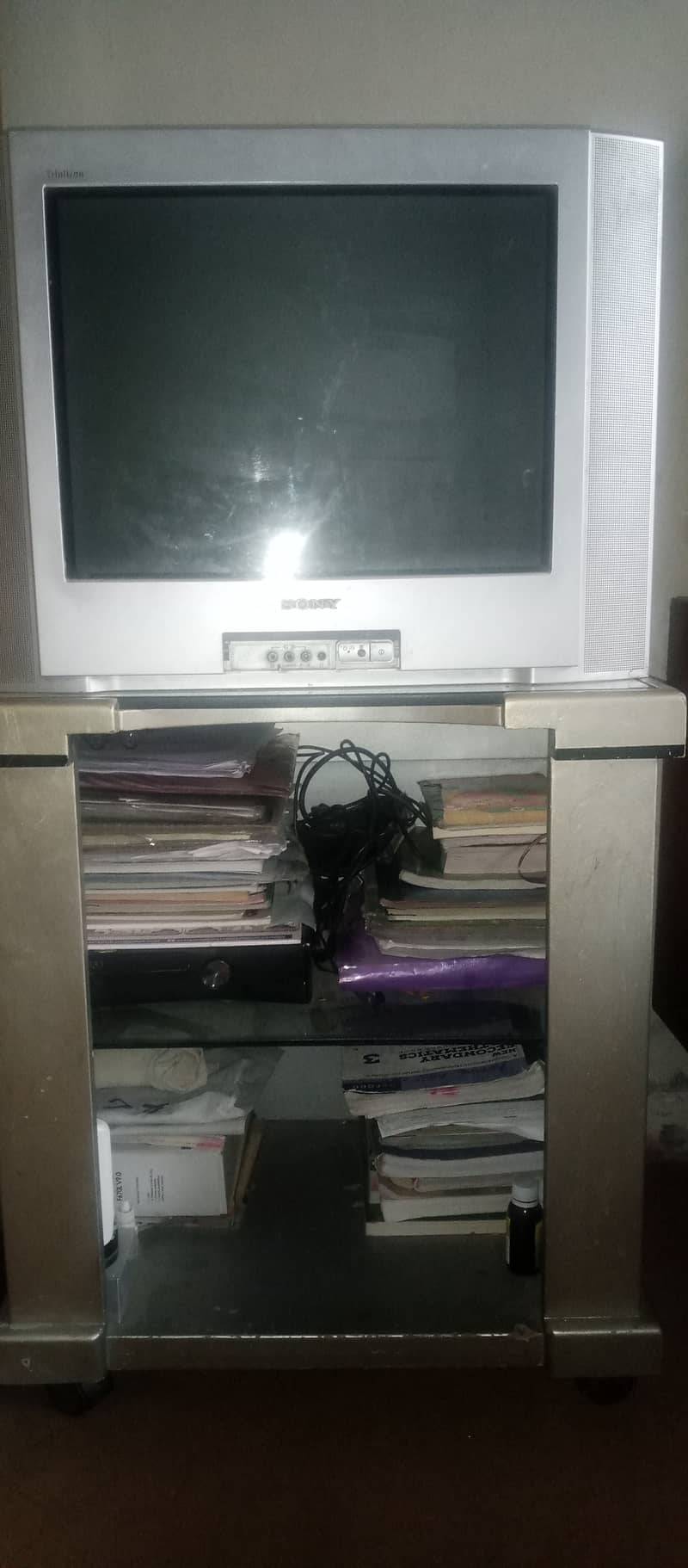 TV with trolley for sale 0