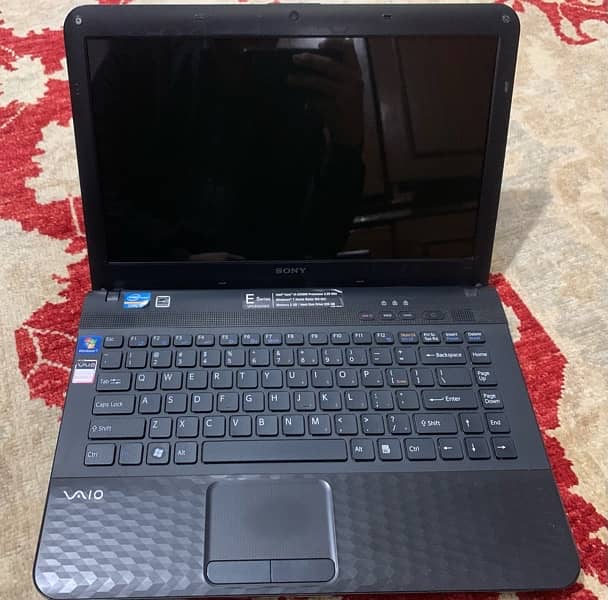 Core i3 2330m 4gb ddr3 ram 500 hdd Low end Gaming laptop 1