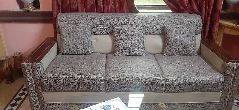 5 seater sofa set very less used 1