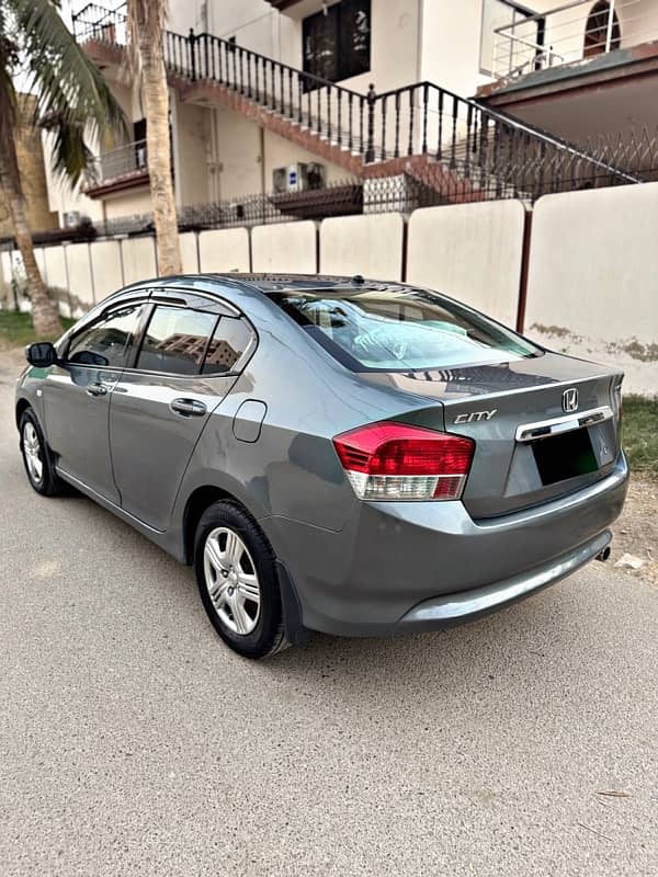 Honda City IVTEC 2014 model in prestige condition 3