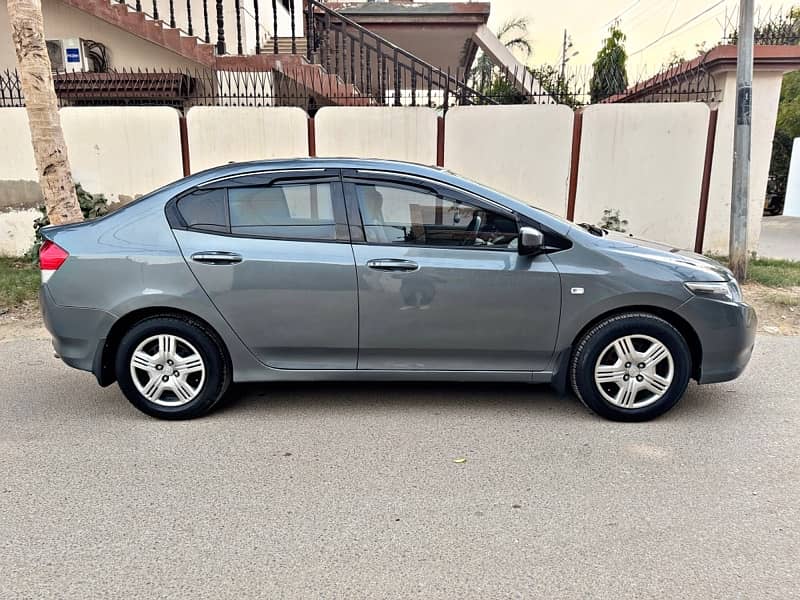 Honda City IVTEC 2014 model in prestige condition 5