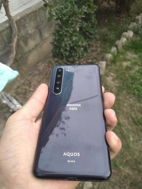 AQUOS R5 18