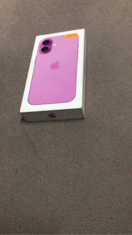 Iphone 16 128gb jv with complete box 5