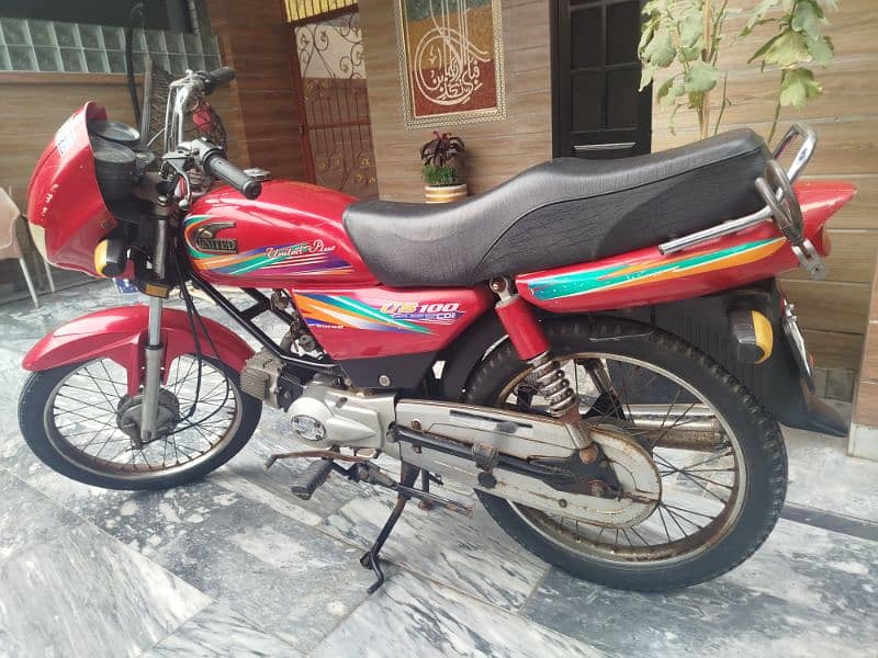 United 100 CC motorcycle in total genuine condition. 6