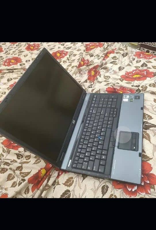 HP Compaq Laptop 1