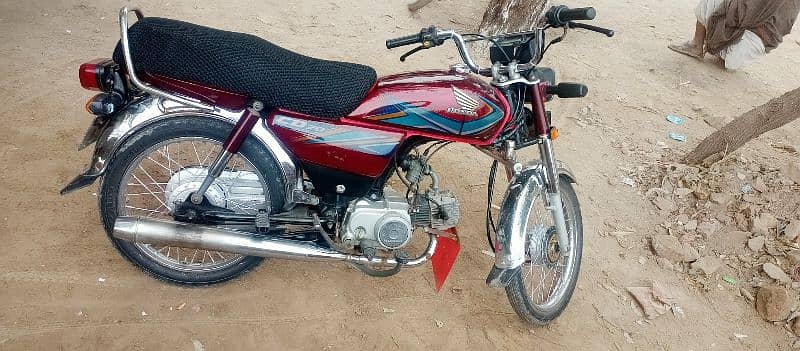 bohat hi saf bike hai like a new 0