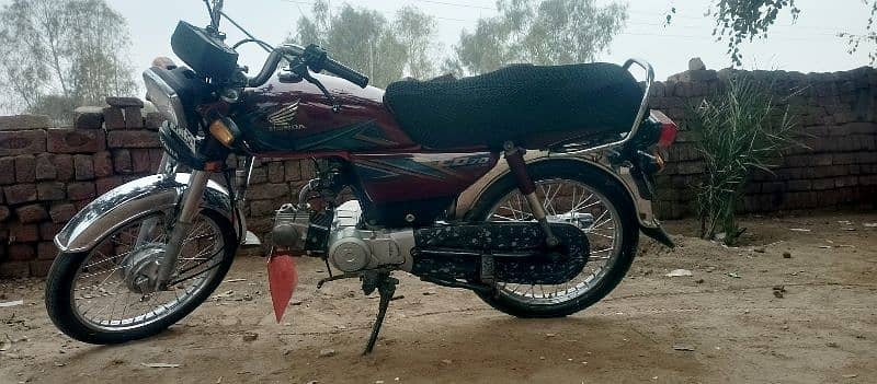 bohat hi saf bike hai like a new 3