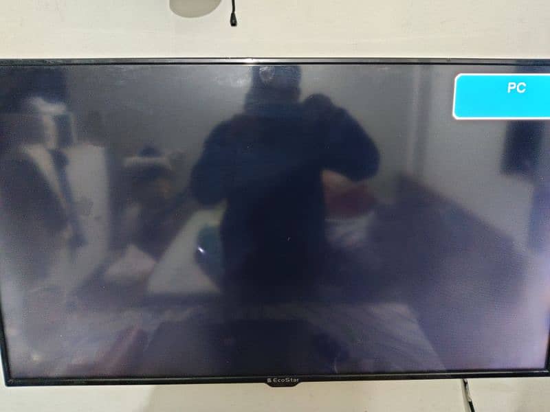 ecostar 40 inch LED TV 1