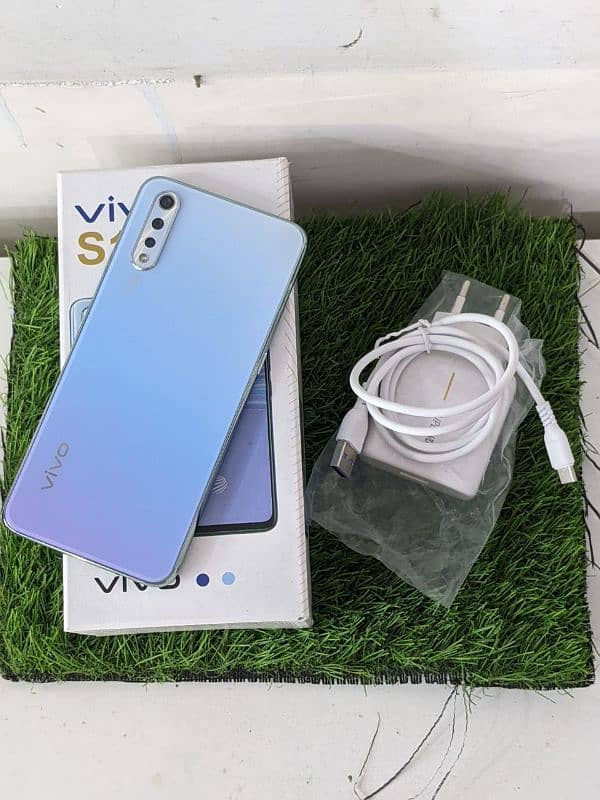 vivo s1 8/256 0