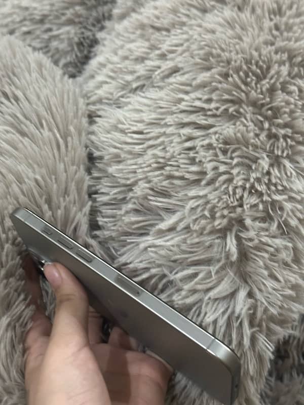 Iphone 15pro max natural titanium non pta 4