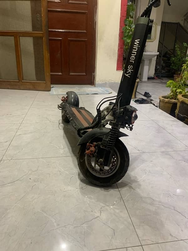 electric scooty 3