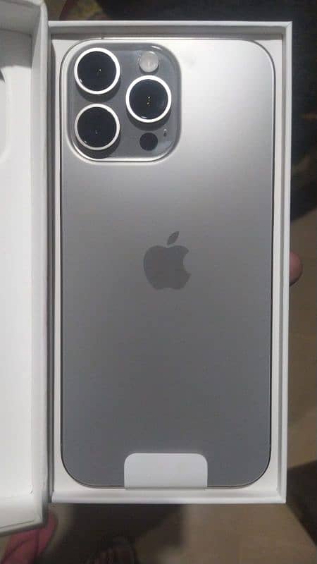 Iphone 16 Pro Max 256 GB 0