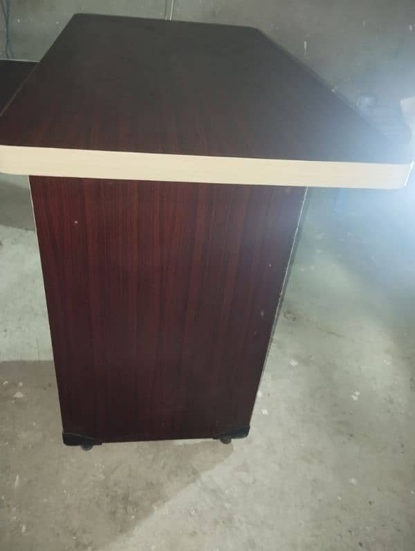 Computer Table for office or home used 4