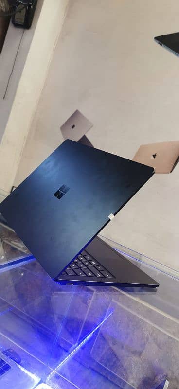 Microsoft laptop 2/ i5/10th/14"4k 7